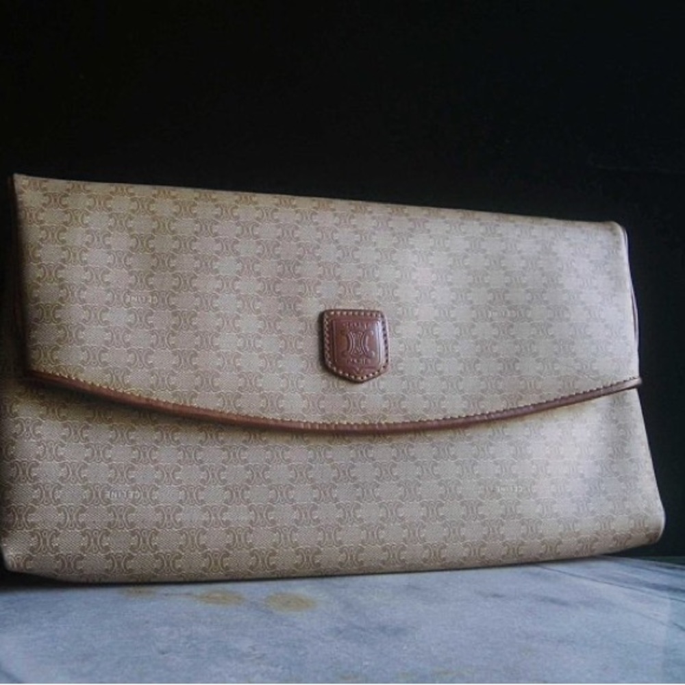 Vintage tan leather Celine clutch